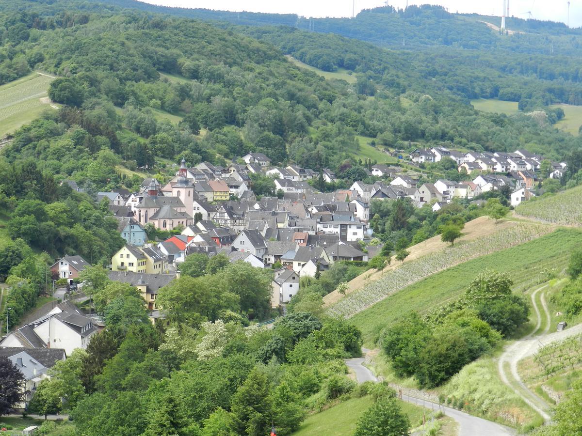 Weingut Stassen Hotel Oberheimbach Exterior photo